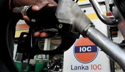 PETROL PRICES : बड़ा झटका !  20 रुपये बढ़ गए पेट्रोल के दाम, डीजल भी हो गया 15 रुपये महंगा, पढ़े पूरी खबर, कहाँ-कहां पड़ी महंगाई की मार..! 