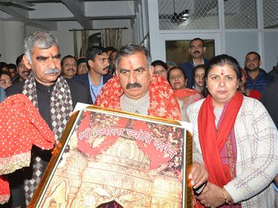 मुख्यमंत्री ने मां ज्वालाजी मंदिर में पूजा-अर्चना की प्रदेश सरकार धार्मिक पर्यटन को बढ़ावा देने के लिए प्रयासरत